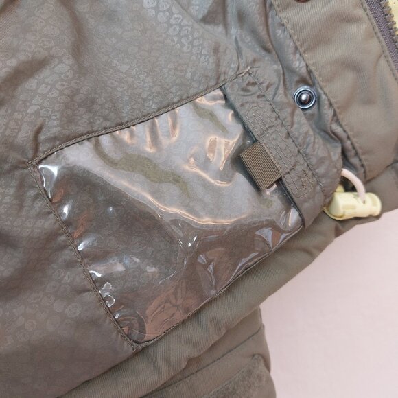 Burton Olive Green Two Toned Snowboard / Ski Snow Jacket Size Small - Picture 10 of 16